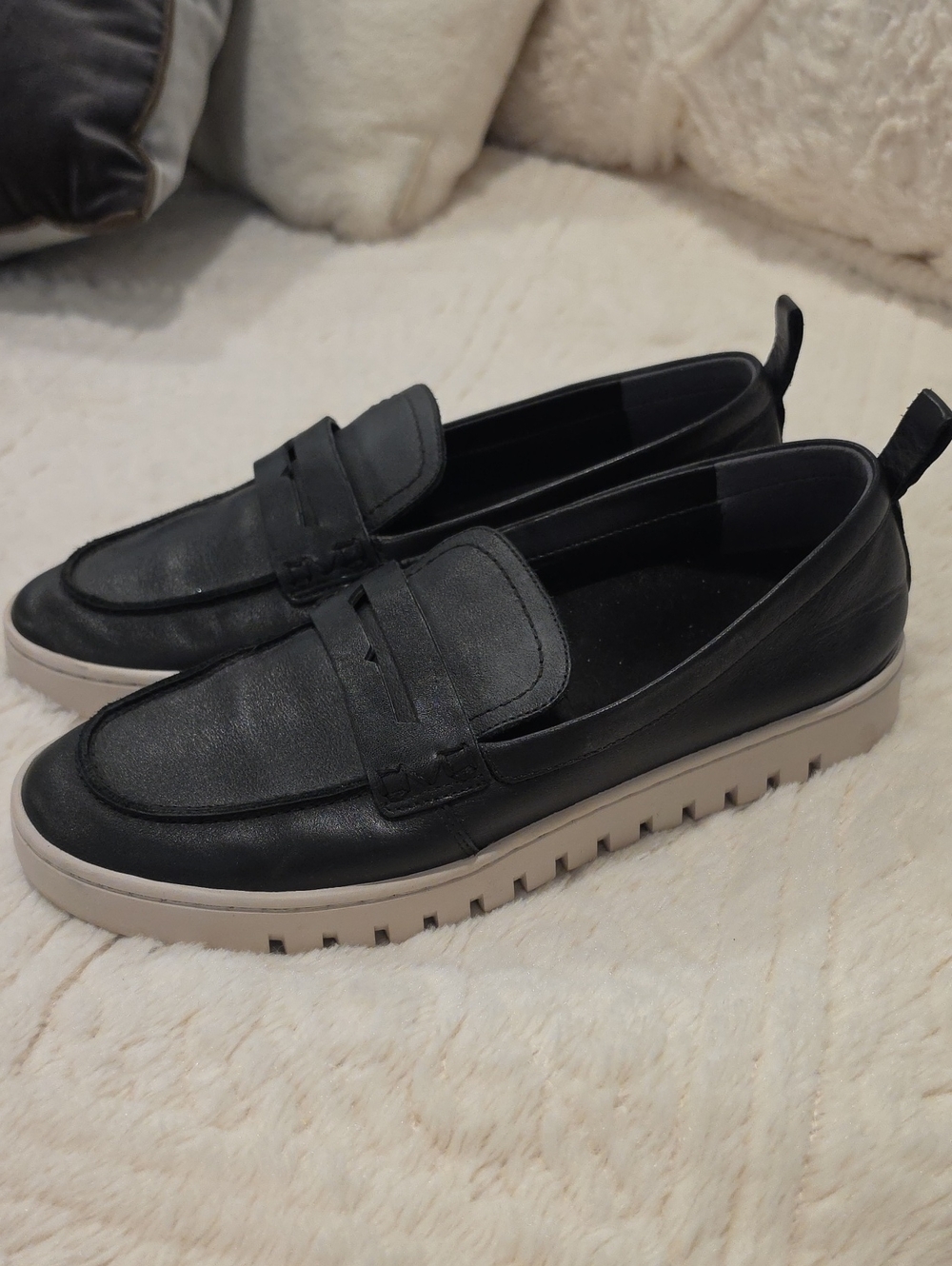 Vionic Black Leather Casual Penny Loafers with Cream Sole - Womens -